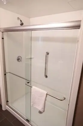 Oda, 1 En Büyük (King) Boy Yatak, Sigara İçilmez, Buzdolabı ve Mikrodalga