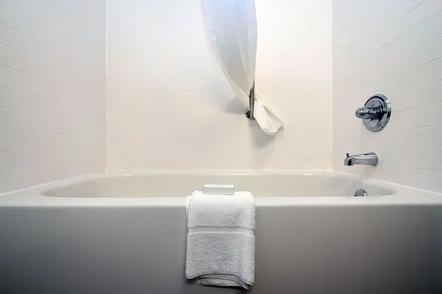 Oda, 1 En Büyük (King) Boy Yatak, Engellilere Uygun, Sigara İçilmez