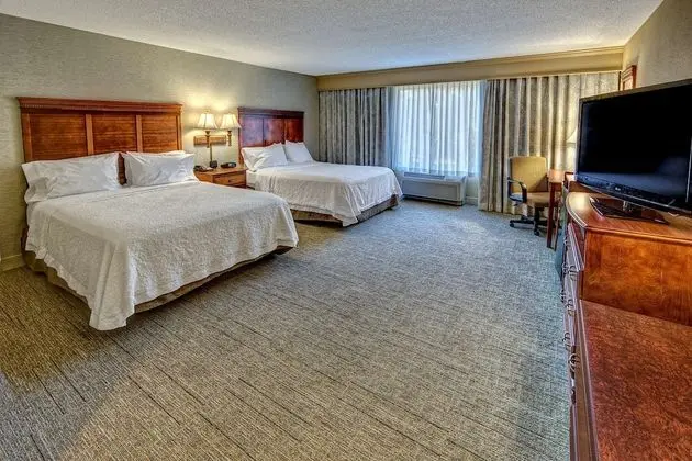 Oda, 2 Büyük (Queen) Boy Yatak, Engellilere Uygun, Sigara İçilmez