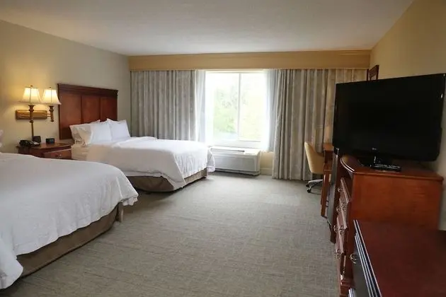 Oda, 2 Büyük (Queen) Boy Yatak, Engellilere Uygun, Sigara İçilmez