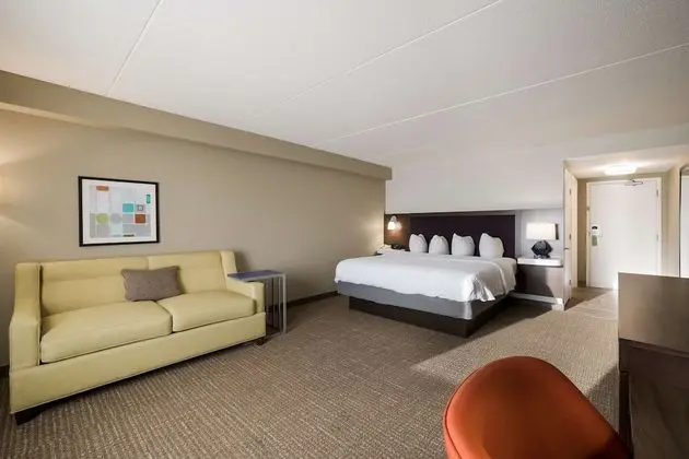 Oda, 1 En Büyük (King) Boy Yatak, Engellilere Uygun, Sigara İçilmez