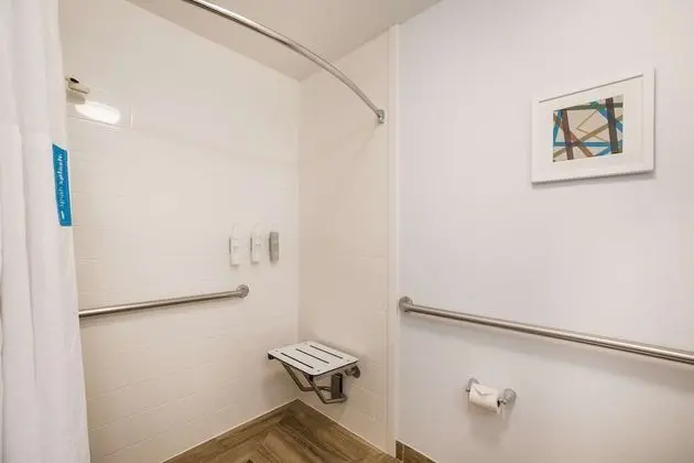 Oda, 1 En Büyük (King) Boy Yatak, Engellilere Uygun, Sigara İçilmez