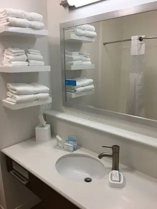 Oda, 2 Büyük (Queen) Boy Yatak, Sigara İçilmez