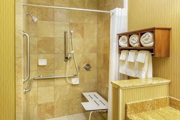 Oda, 1 En Büyük (King) Boy Yatak, Engellilere Uygun, Sigara İçilmez