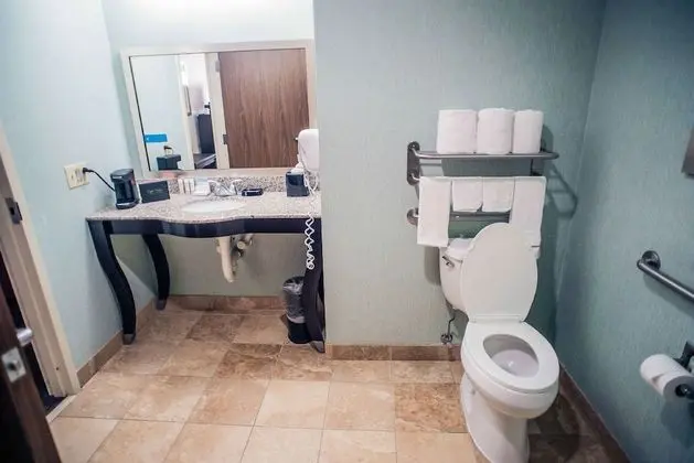 Oda, 1 En Büyük (King) Boy Yatak, Engellilere Uygun, Sigara İçilmez