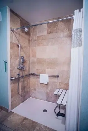 Oda, 1 En Büyük (King) Boy Yatak, Engellilere Uygun, Sigara İçilmez