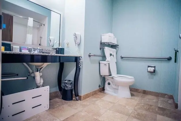 Oda, 1 En Büyük (King) Boy Yatak, Engellilere Uygun, Sigara İçilmez