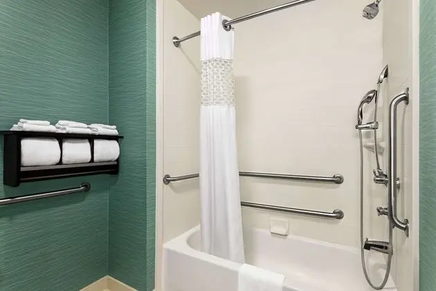 Oda, 1 En Büyük (King) Boy Yatak, Engellilere Uygun