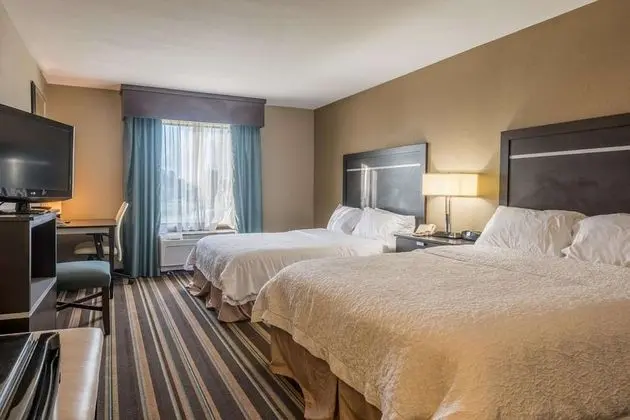 Oda, 2 Büyük (Queen) Boy Yatak, Engellilere Uygun, Sigara İçilmez