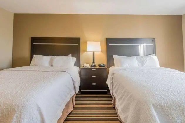 Oda, 2 Büyük (Queen) Boy Yatak, Engellilere Uygun, Sigara İçilmez