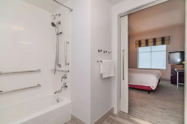 Stüdyo, 1 En Büyük (King) Boy Yatak, Engellilere Uygun, Buzdolabı ve Mikrodalga (Bathtub)