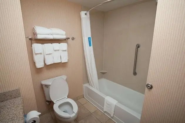 Oda, 1 En Büyük (King) Boy Yatak, Engellilere Uygun, Sigara İçilmez