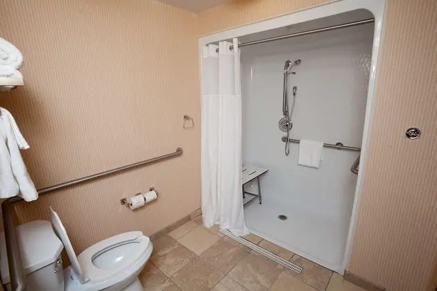 Oda, 1 En Büyük (King) Boy Yatak, Engellilere Uygun, Sigara İçilmez