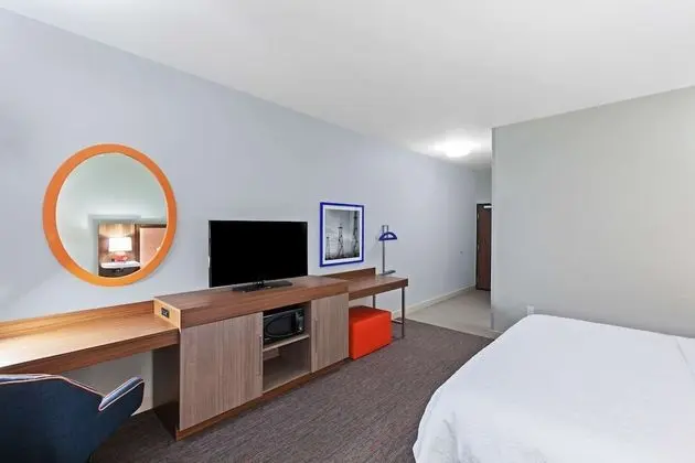 Oda, 1 En Büyük (King) Boy Yatak, Engellilere Uygun, Küvet