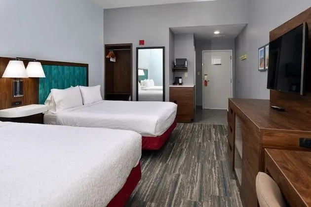 Oda, 2 Büyük (Queen) Boy Yatak, Engellilere Uygun, Sigara İçilmez