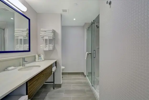 Stüdyo, 1 En Büyük (King) Boy Yatak, Buzdolabı ve Mikrodalga (Wet bar)