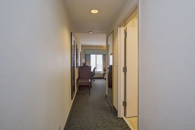 Oda, 1 En Büyük (King) Boy Yatak, Engellilere Uygun, Sigara İçilmez