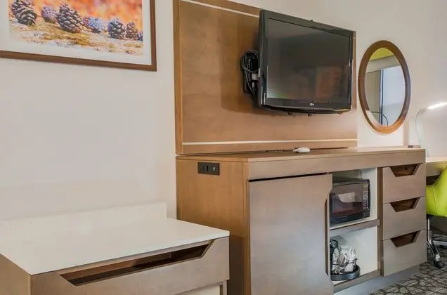 İki Queen-Size Yataklı Oda (Sigara İçilmez)