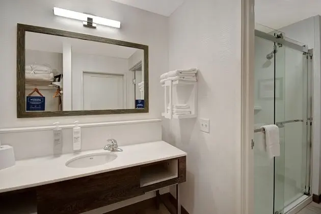 Stüdyo, 1 En Büyük (King) Boy Yatak, Buzdolabı ve Mikrodalga (Wet bar)