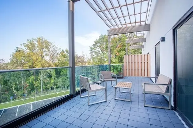 Studio, 1 King Bed, Accessible, Balcony
