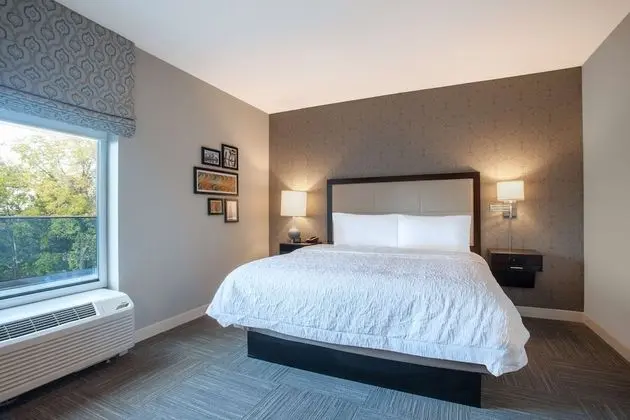 Studio, 1 King Bed, Accessible, Balcony