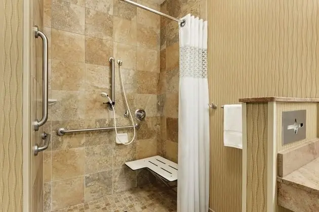 Oda, 1 En Büyük (King) Boy Yatak, Engellilere Uygun, Sigara İçilmez