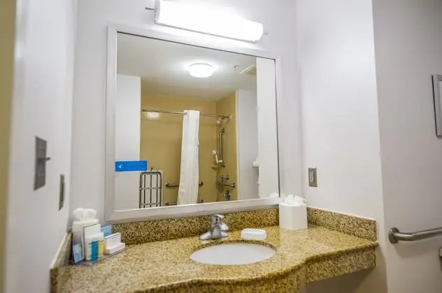 Oda, 1 En Büyük (King) Boy Yatak, Engellilere Uygun, Sigara İçilmez