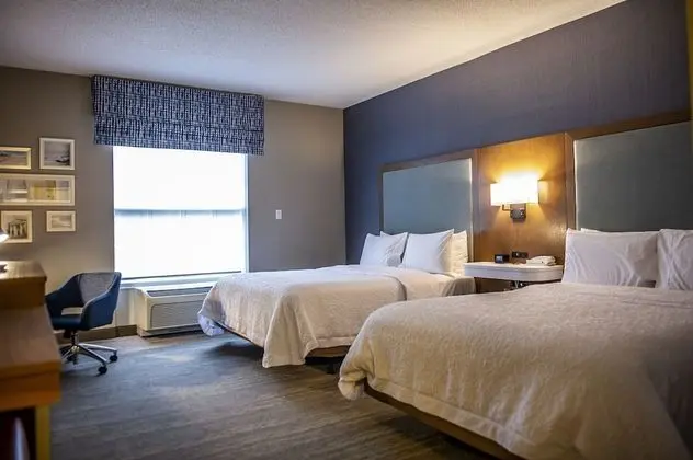 Oda, 2 Büyük (Queen) Boy Yatak, Engellilere Uygun, Sigara İçilmez