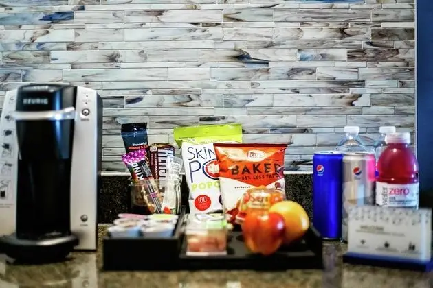Premium Oda, 2 Büyük (Queen) Boy Yatak (Snacks)
