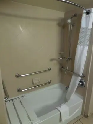 Oda, 2 Çift Kişilik Yatak, Engellilere Uygun, Küvet