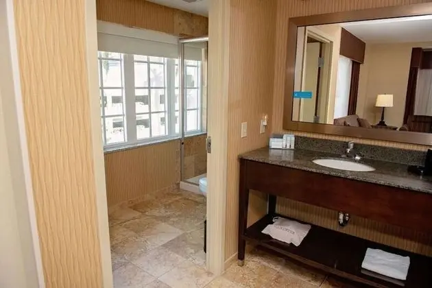 Oda, 1 En Büyük (King) Boy Yatak, Buzdolabı ve Mikrodalga, Köşe