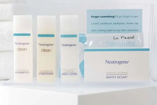 Oda, 2 Büyük (Queen) Boy Yatak, Engellilere Uygun, Küvet
