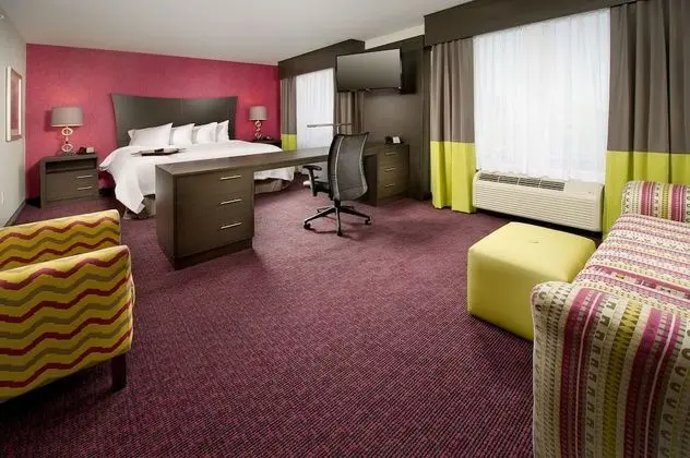 Standard Oda, 1 En Büyük (King) Boy Yatak, Engellilere Uygun (Accessible Walk-in Shower)