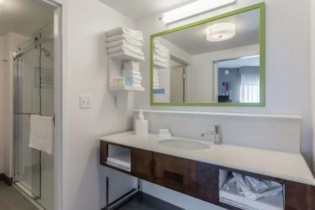 Stüdyo, 1 En Büyük (King) Boy Yatak, Buzdolabı ve Mikrodalga (Wet Bar)