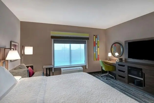 Basic Oda, 1 En Büyük (King) Boy Yatak, Buzdolabı ve Mikrodalga