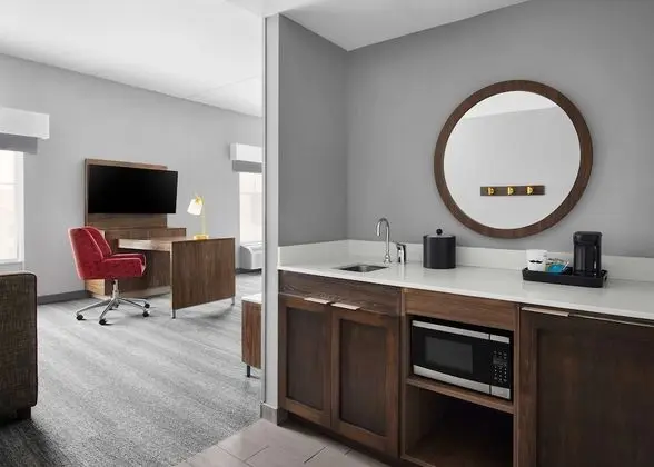 Basic Stüdyo, 1 En Büyük (King) Boy Yatak ve Çekyat, Buzdolabı ve Mikrodalga (Wet bar)