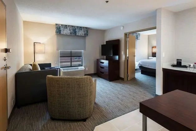 King Suite, Oda