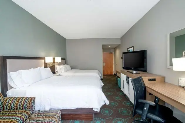 Oda, 1 En Büyük (King) Boy Yatak, Engellilere Uygun, Küvet (Mobility & Hearing)