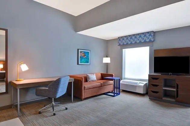 1 King Bed W/Sofabed and Shower Only NonSmoking
