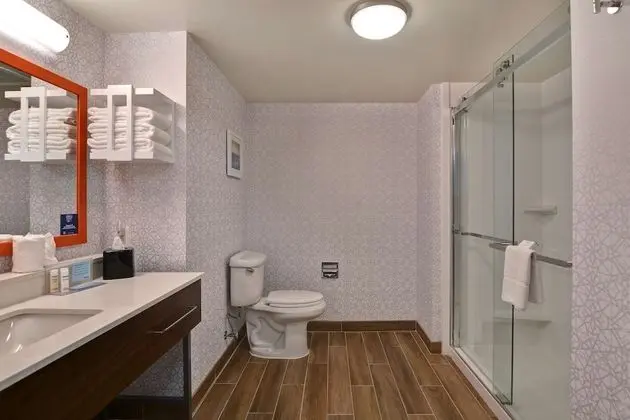 1 King Bed W/Sofabed and Shower Only NonSmoking