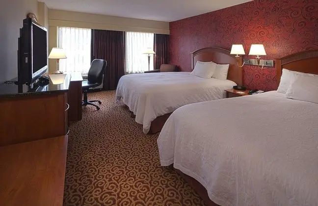 Oda, Sigara İçilmez (1 Queen and 1 Double Bed)