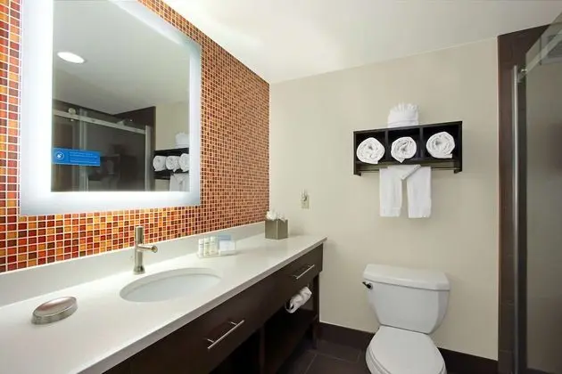 Oda, Sigara İçilmez (1 Queen and 1 Double Bed)