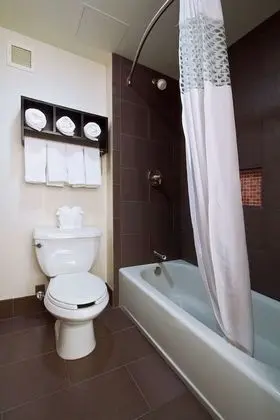 Oda, Sigara İçilmez (1 Queen and 1 Double Bed)