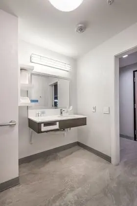 Stüdyo, 1 En Büyük (King) Boy Yatak, Engellilere Uygun, Sigara İçilmez (Roll In Shower)