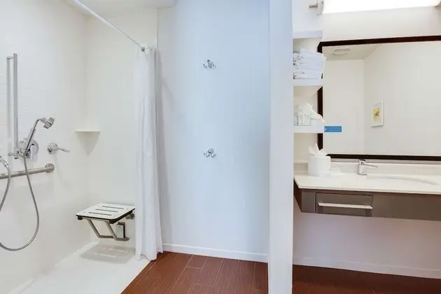 Oda, Engellilere Uygun (Roll-in Shower)