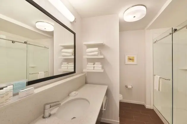 Stüdyo, Sigara İçilmez, Buzdolabı ve Mikrodalga (Wet Bar)