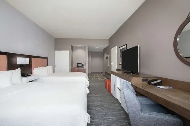 Two Queen Accessible Room with Tub