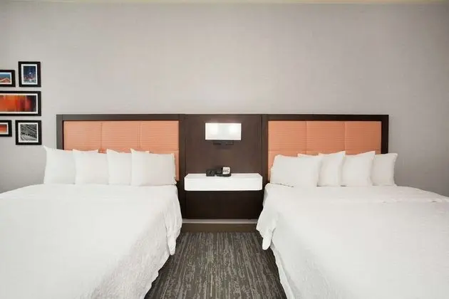 Two Queen Accessible Room with Tub