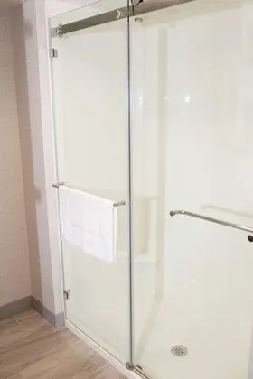 Stüdyo, 1 En Büyük (King) Boy Yatak, Buzdolabı ve Mikrodalga (Wet bar)