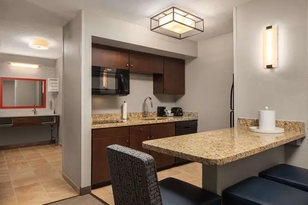 One Bedroom Suite, 1 King Bed, Kitchen